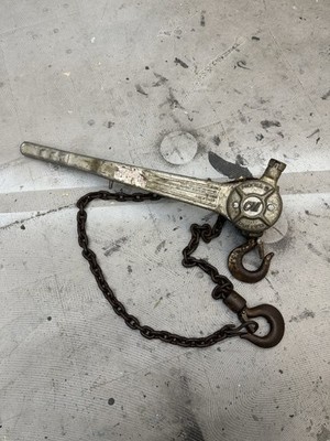 VTG CHISHOLM-MOORE HOIST DIVISION, MODEL B  40825 Puller CM 3/4 TON , Chain