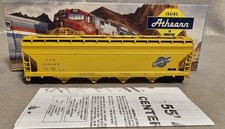 Athearn HO Scale Chicago North Western 55' Center-Flow Hopper CNW 180167 2907K