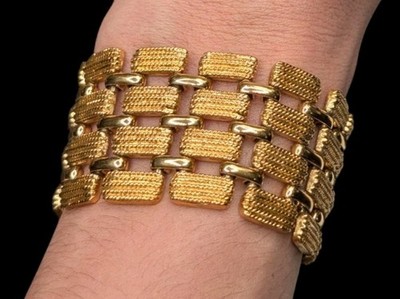 NAPIER Signed Vintage Textured Gold Metal Wide Linked Chain Bracelet 7'' 