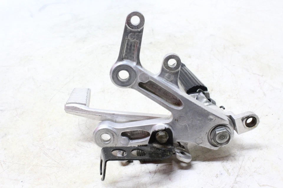 00-01 HONDA CBR929RR OEM RIGHT REARSET REAR SET DRIVER FOOT PEG REST STOP - Image 3 of 4