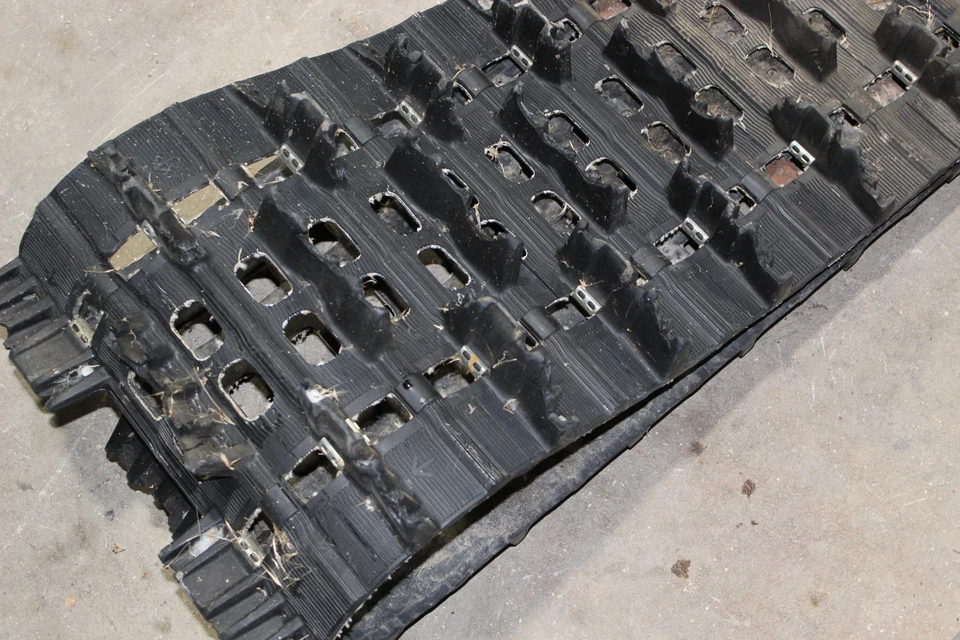 2007 SKI-DOO SUMMIT 800R PTEK 151IN TRACK 16 WIDE 2.25 LUG 2.86 PITCH - Image 4 of 4