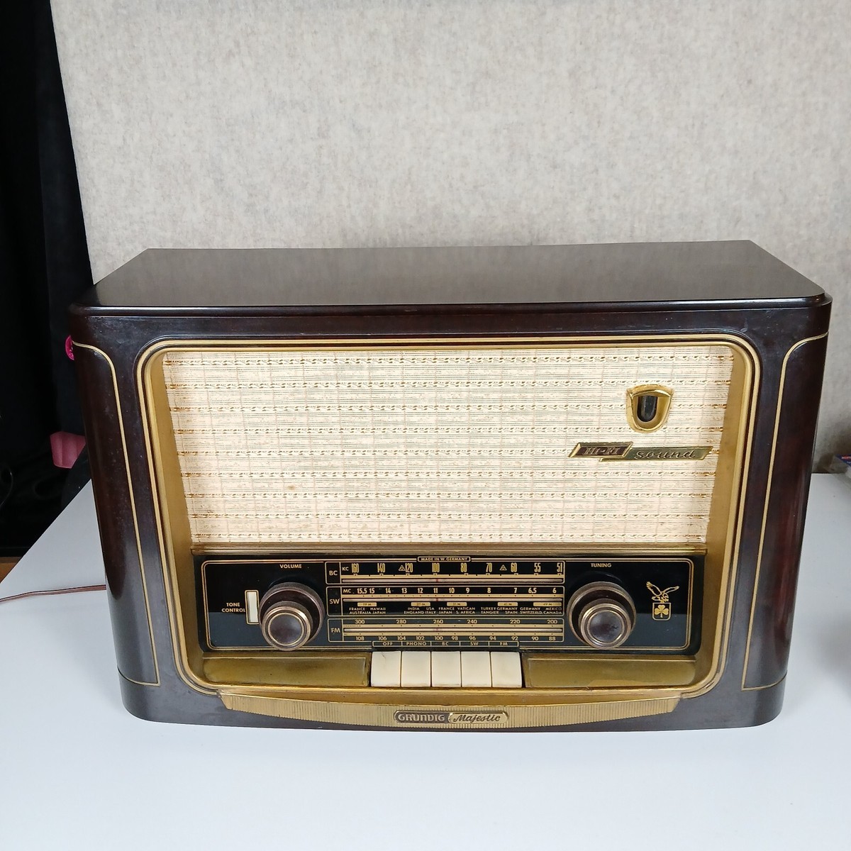 Grundig Majestic Tube Radio Model 1055W/3D W. Germany 1956 Works