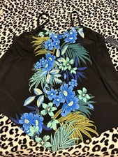 Trimshaper Women's Plus 24W Black Tropical Floral One-Piece Swim top