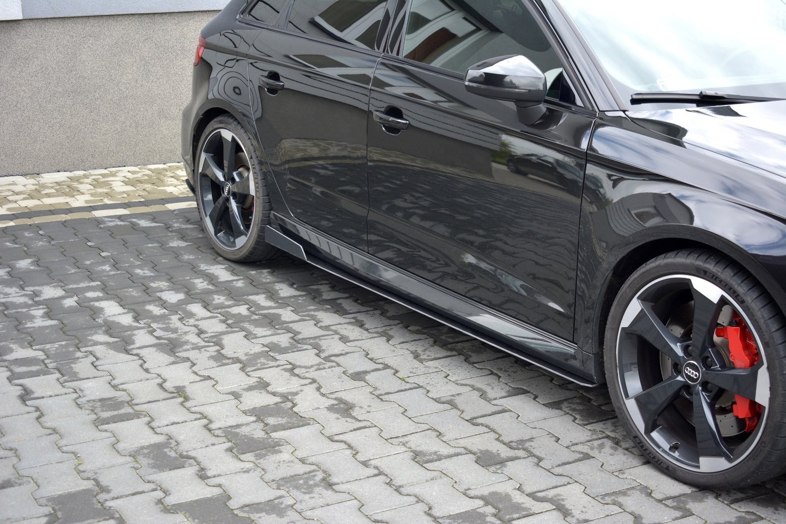 Bas de caisse Maxton Audi RS3 8V FL Sportback extensions de jupes latérales