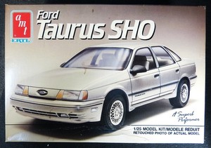 1/25 AMT FORD 1988 Taurus SHO  N.O.S. all parts polybagged & unopened. good box!