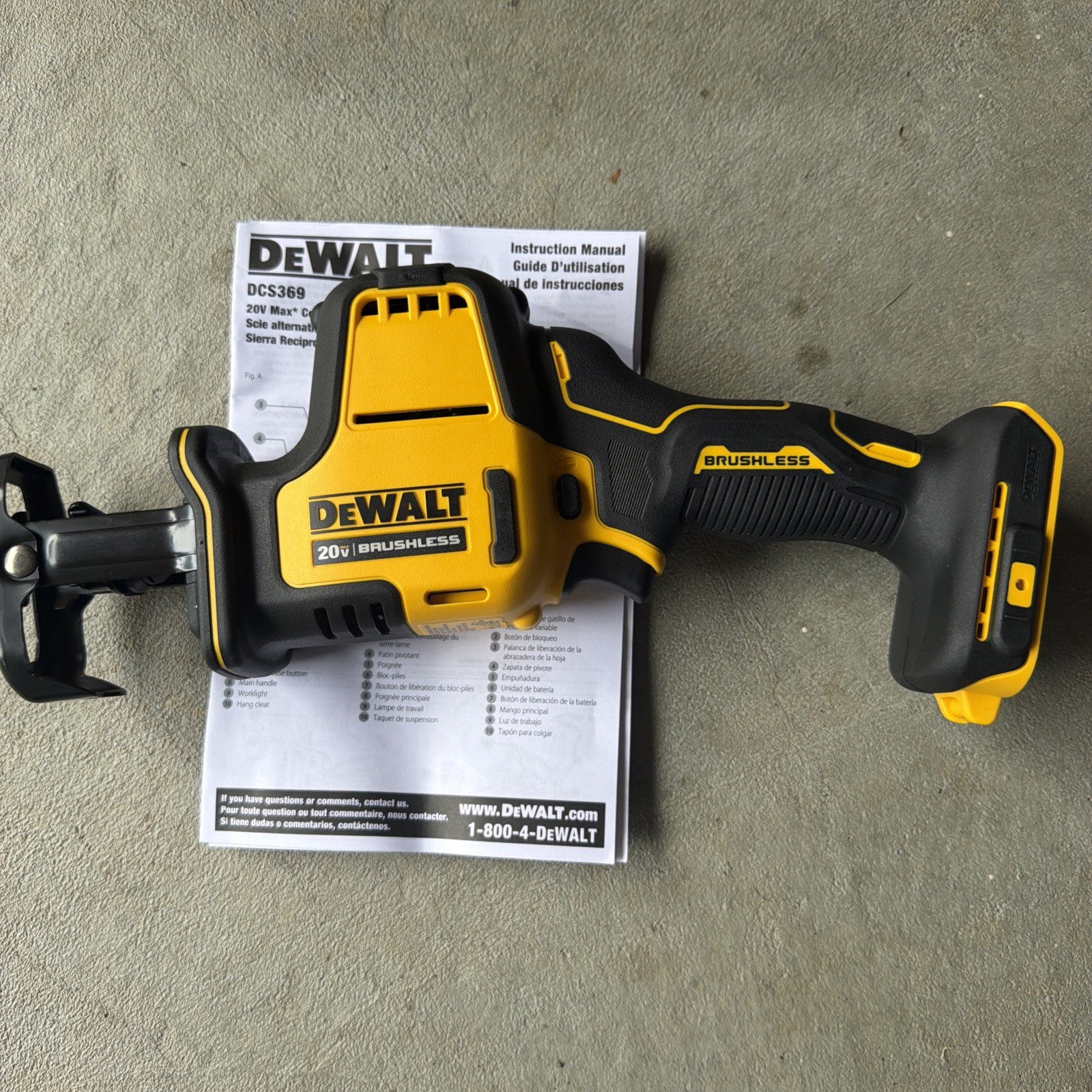 New DEWALT Atomic 20V Cordless Reciprocating Saw (Tool Only)