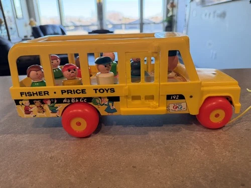 Vintage Fisher Price Little People #192 School Bus Moving Eyes Driver 7 figures!