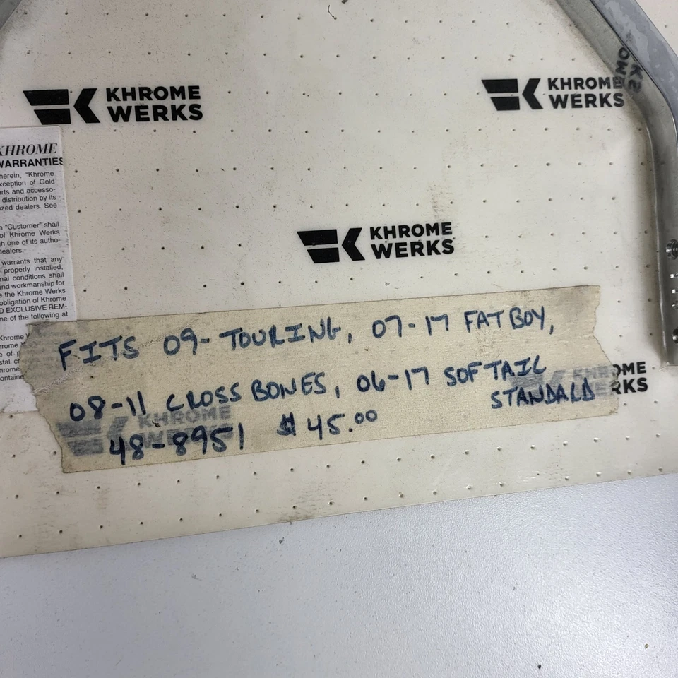 Khrome Werks - 262609 - Harley Softail Fat Boy Sissy Bar 迷你 Lowboy - 铬 — 第 4/4 张图片