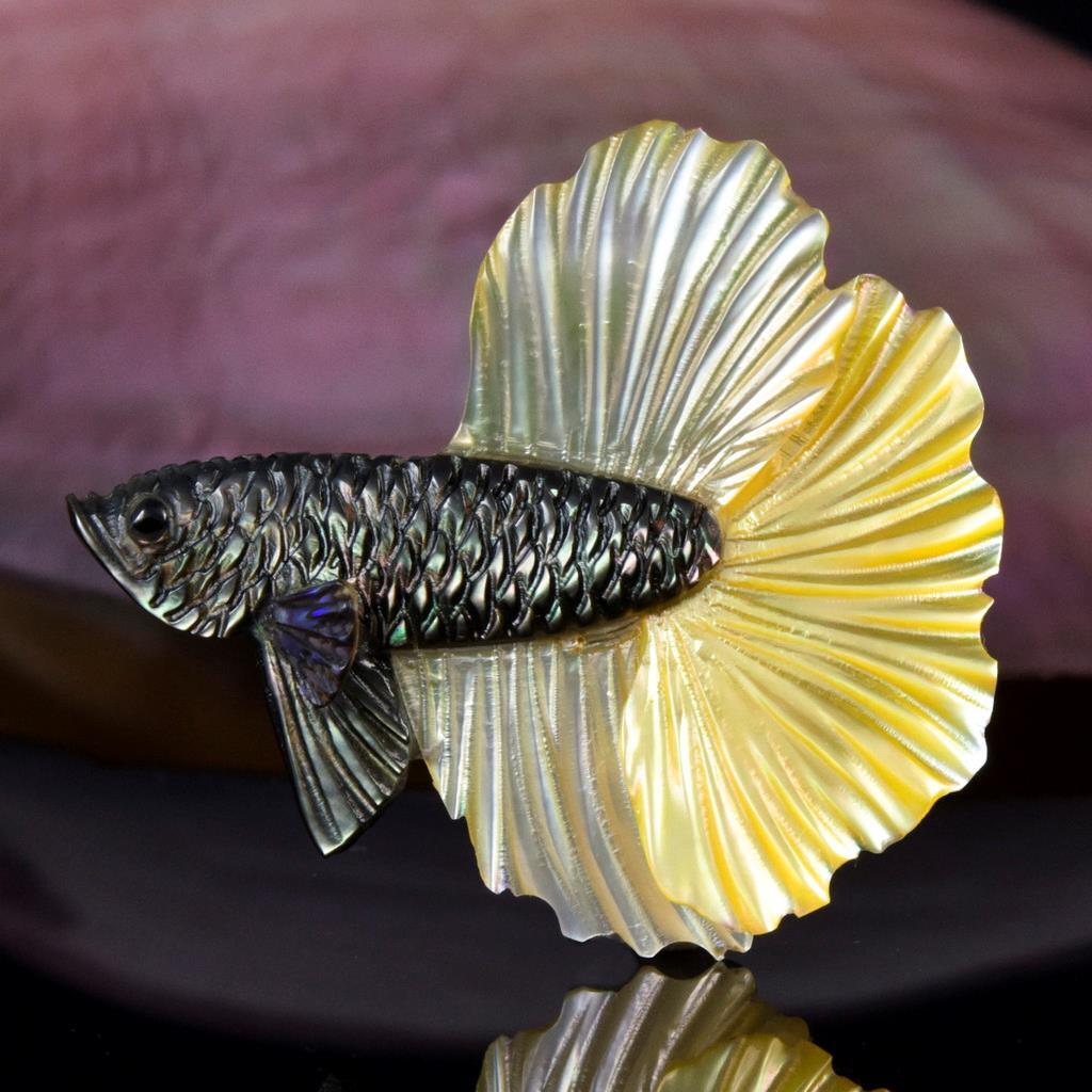 Siamese Fighting Fish Betta Carving Iridescent Multicolor Shell