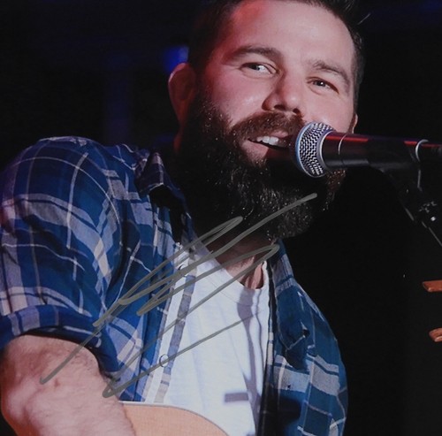 Jordan Davis JSA Signed Autograph 8 x 10 Photo Country Music Star - Picture 2 of 3