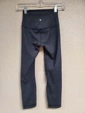 Lululemon Size 2 21" Align Embossed Black