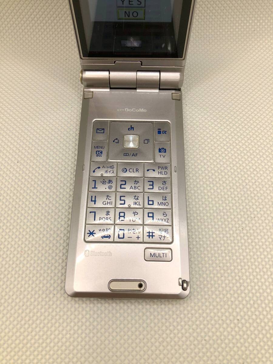 Panasonic P906i Docomo Silver Japanese 3G Feature Phone Flip Phone