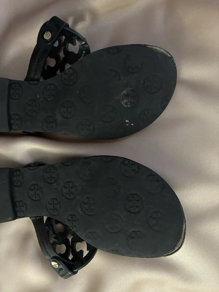 Sandalias planas Tory Burch Miller para mujer talla 7,5 charol negro tanga Foto 4 de 4