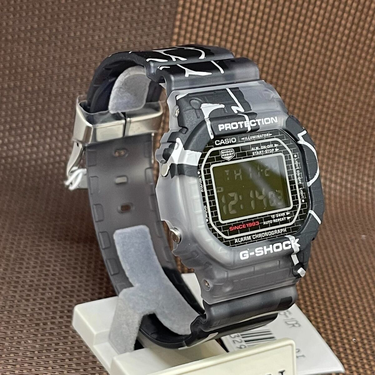 Casio G-Shock DW-5000SS-1D Graffiti Art Street Spirit Digital Men Fashion  Watch