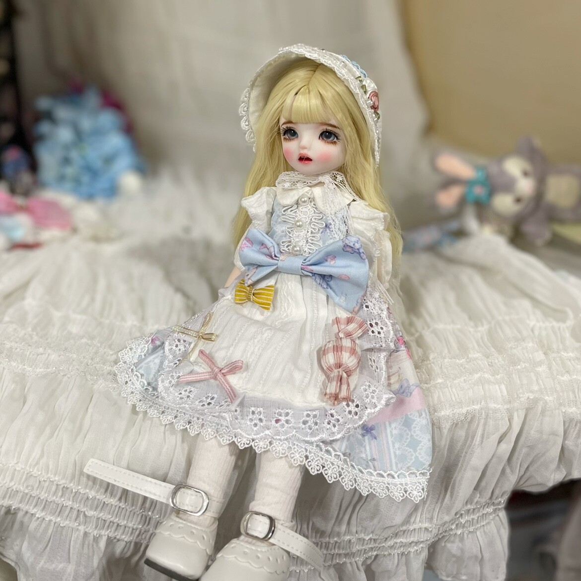BJD スーツ 人形と化粧品を持参 SD 1/6 Carol Vホワイト Full Set 1/6 BJD Doll Ball Joint Doll Adorable Girl with Face