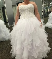 wedding dresses plus size 20! Never worn! Strapless! 