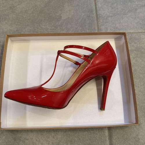 Christian Louboutin Red Patent Leather High Heels 7.5 US/37.5 EU, Box Included - Picture 5 of 16