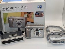 HP Photosmart 935 5.3MP Digital Camera 3x Optical Zoom  DOCK