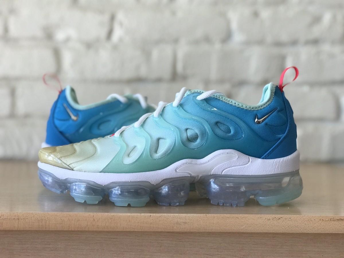 nike womens air vapormax plus light menta