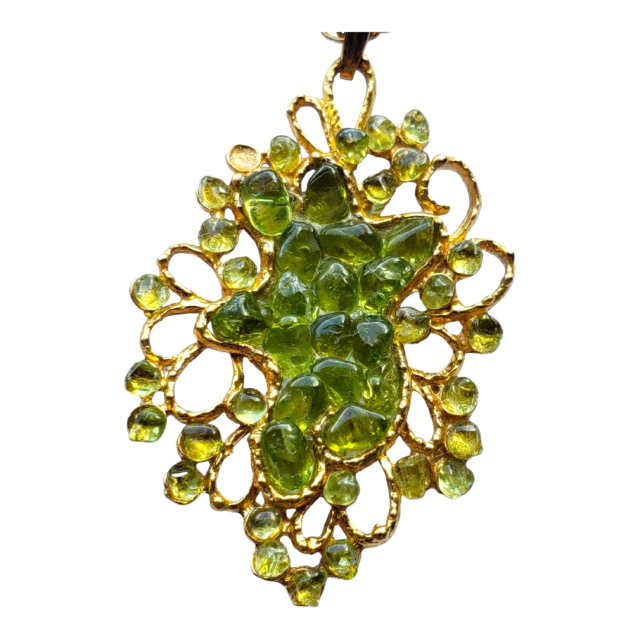 Vintage Hawaiian Olivine Pendant Necklace