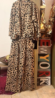 Leo Zweiteiler Joggpant Leopard Langarm Shirt in angesager Leopard Optik