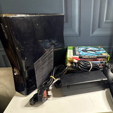 Microsoft Xbox 360 Black HDMI Wi‑Fi PAL Bundle 2 Wireless Controllers & Games