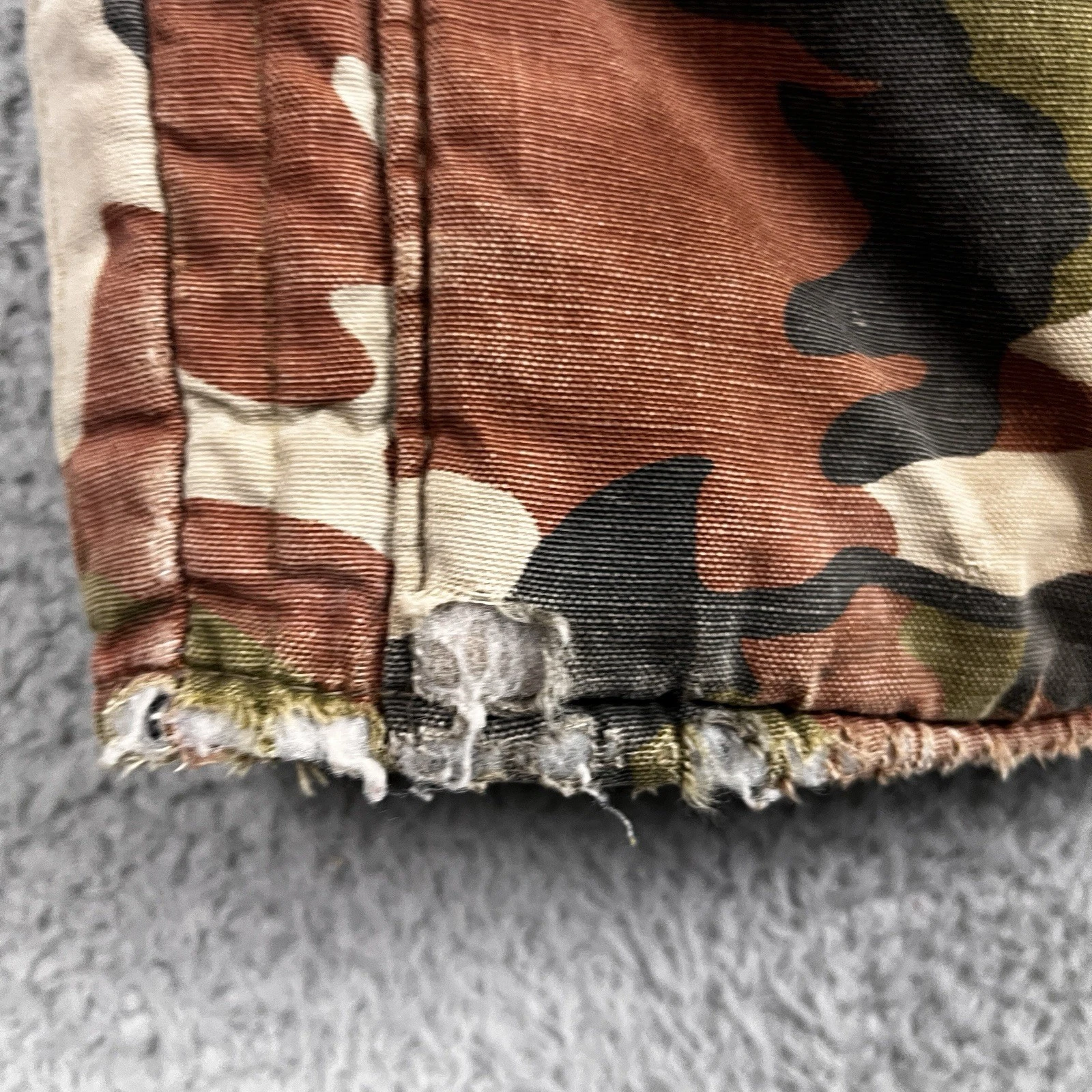 VTG Woodland Camo Quilted Work Jacket Hunting Streetwear Thrashed *Broken Zipper - product detail image 11
