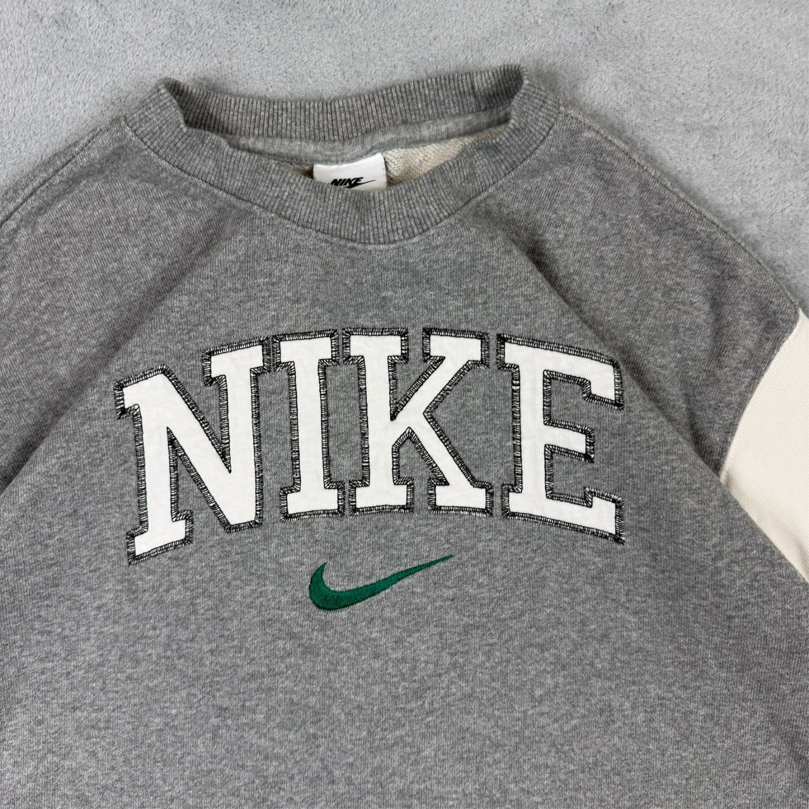 Vintage Nike Grey White Spellout Varsity Collegiate Oversized Medium Sweatshirt image 4