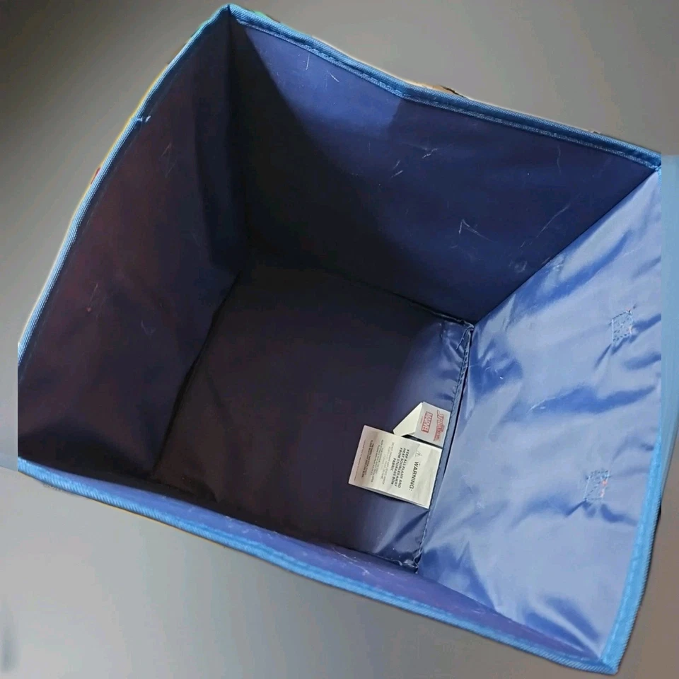 Cubo de almacenamiento temático Marvel Spider-Man medidas 13" x 13" x 13" Foto 3 de 4