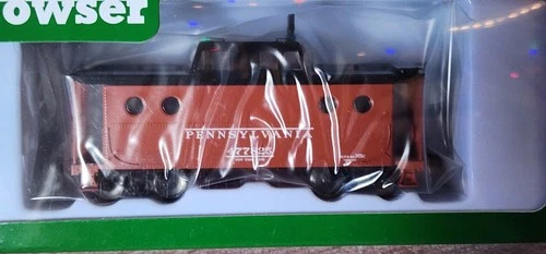 Pennsylvania RR N5c Center Cupola caboose 477825 New York Bowser 43389 HO RTR - Picture 2 of 3