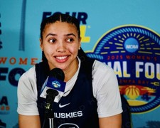 AZZI FUDD 8x10 PHOTO DALLAS WINGS WM