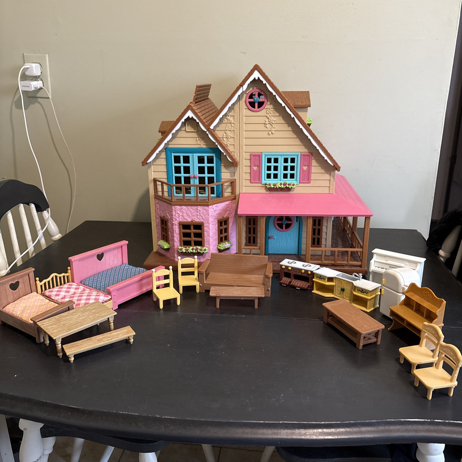 Lil&rsquo; Woodzeez Honeysuckle Hillside Cottage w/Furniture So 
