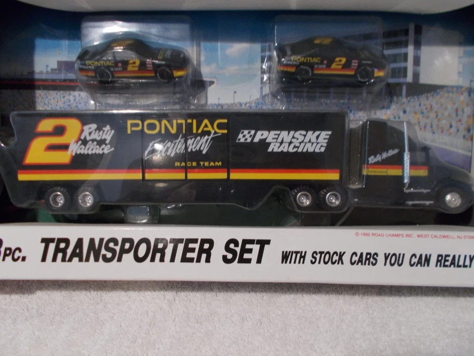 1992 Road Champs #2 "Rusty Wallace" Nascar 3 pc. Transporter Set #3074 1:64 - Image 4 of 4