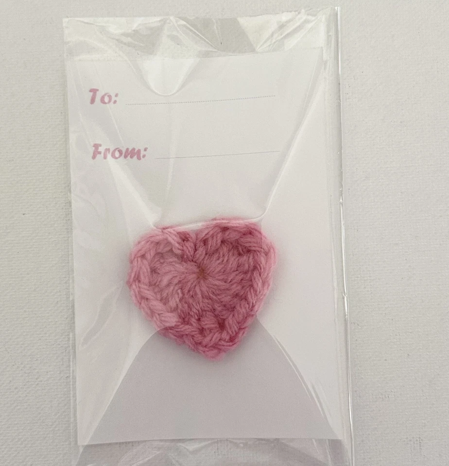 Hecho a mano corazón ganchillo regalos de San Valentín para niños adolescentes recuerdo adorno, 12 piezas Foto 3 de 4