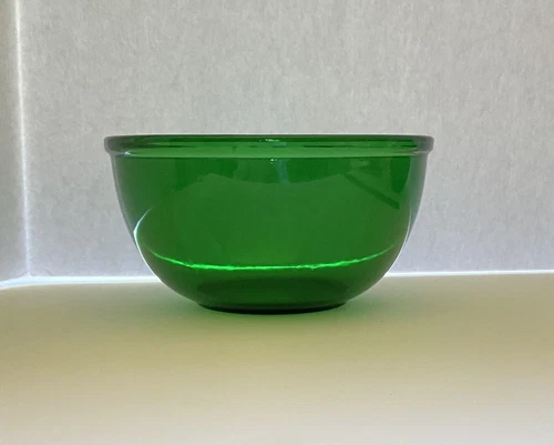 MCM Vintage Round Anchor Hocking Forest Green Glass 7 1/8” Diameter Bowl
