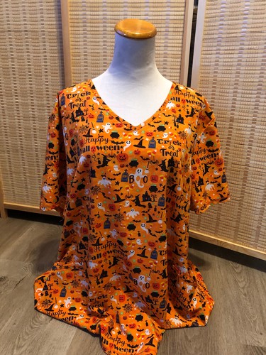 ScrubStar Scrubs Top Cartoon Halloween Ghost Candy Corn Bat Witch 3XL (H478)