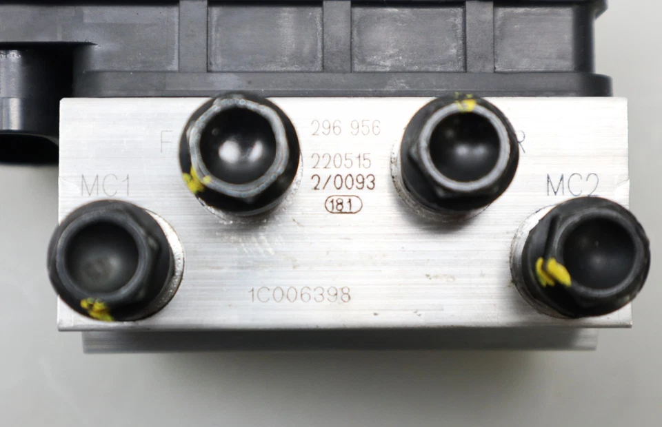 ABS Bomba Hidro Agregada Modulador de Presión Piaggio Vespa GTS 125 300 310 - Imagen 2 de 4