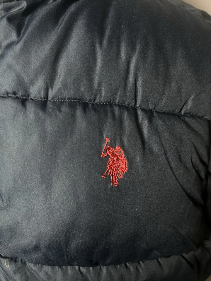 U.S. Polo Assn Men’s Puffer Vest Size Large Navy Blue Zip Jacket Red Lining - Image 4 of 4