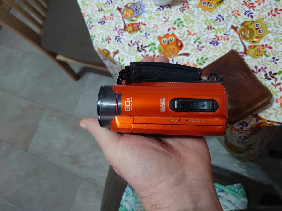 JVC Everio R QUAD PROOF FullHD Camcorder GZ-RX645AE - Bild 3 von 4