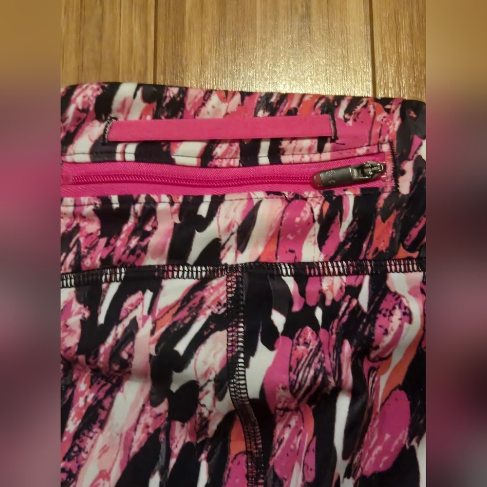 Under Armour Stylish Pink Patterned Leggings - image 8
