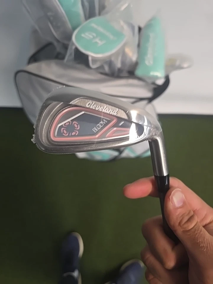 New Cleveland Bloom Ladies Complete Set With Bag - Image 3 of 4