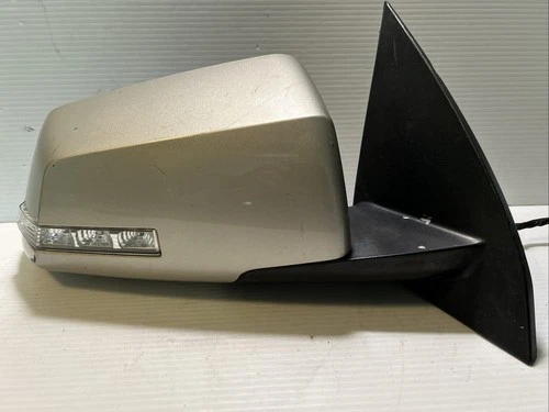 2013 - 2017 Chevrolet Traverse Acadia Mirror Silver Signal Passenger RH OEM 2460