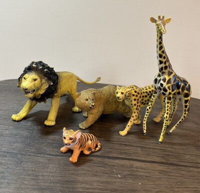 Safari Zoo AAA Bundle Animal Figure Lion Bear Giraffe Cheetah Tiger Cub Vintage
