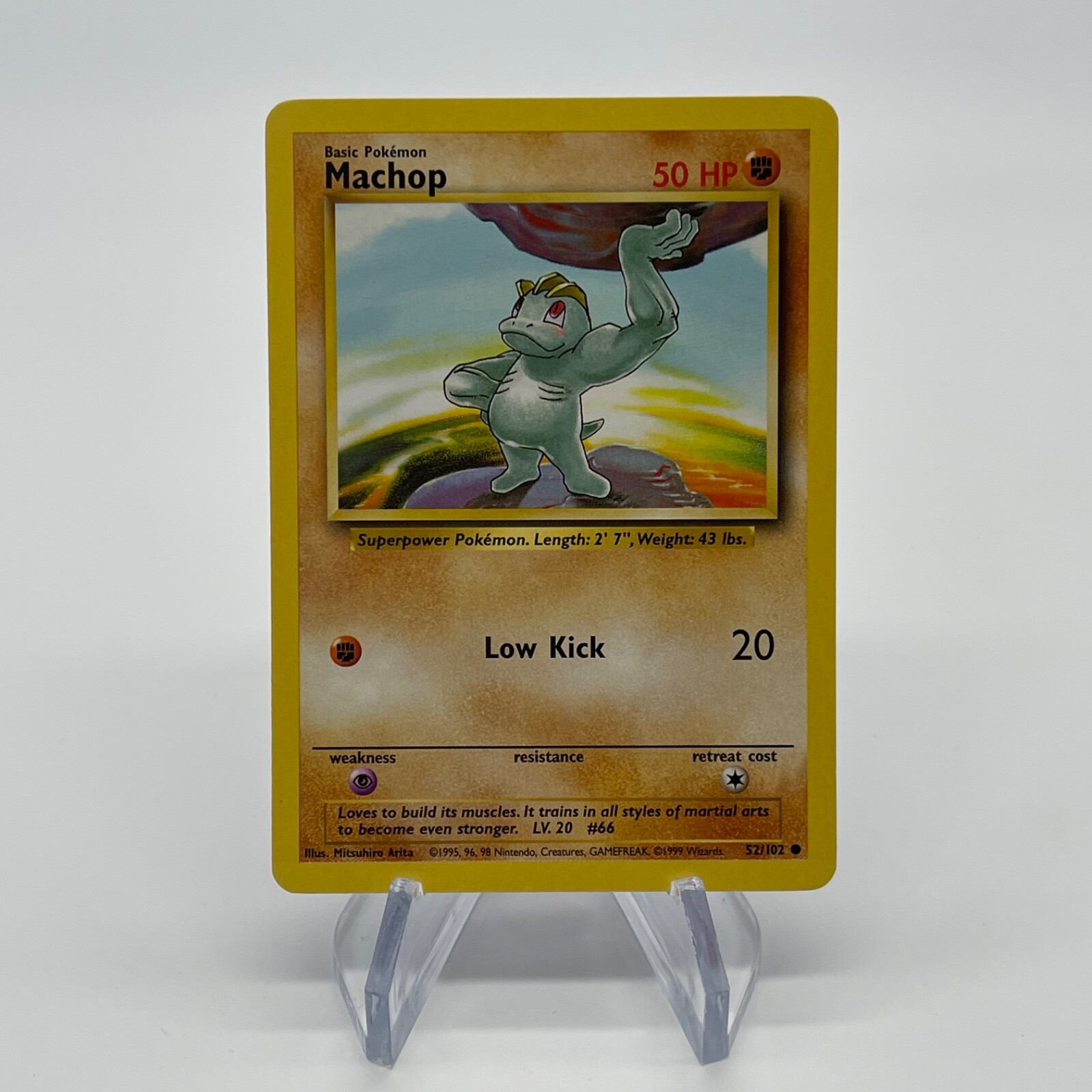 Machop 52/102 - Common 1999 English Base Set Pokemon Card - Near Mint (NM) & LP