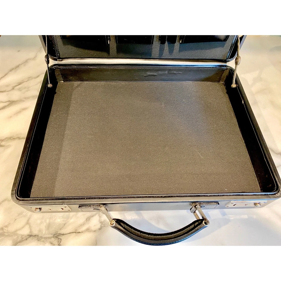 Cole Haan Maleta de Couro Preto Capa Dura Estojo Vintage - Imagem 3 de 4