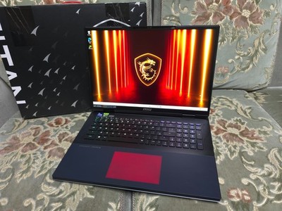MSI Titan 18 HX i9 14900HX RTX 4090 128GB RAM 6TB Raid 0 4K 120Hz MiniLED Laptop