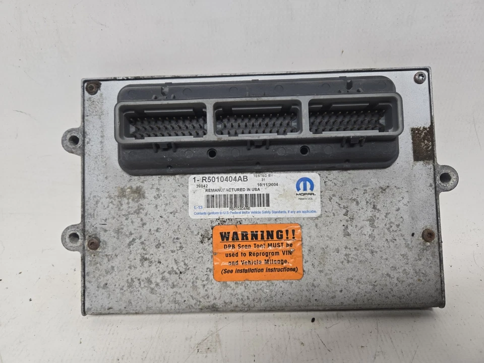 Computadora de motor ECM ECU manual Jeep Wrangler TJ 97 2,5 5010404AB 1997 Foto 2 de 3