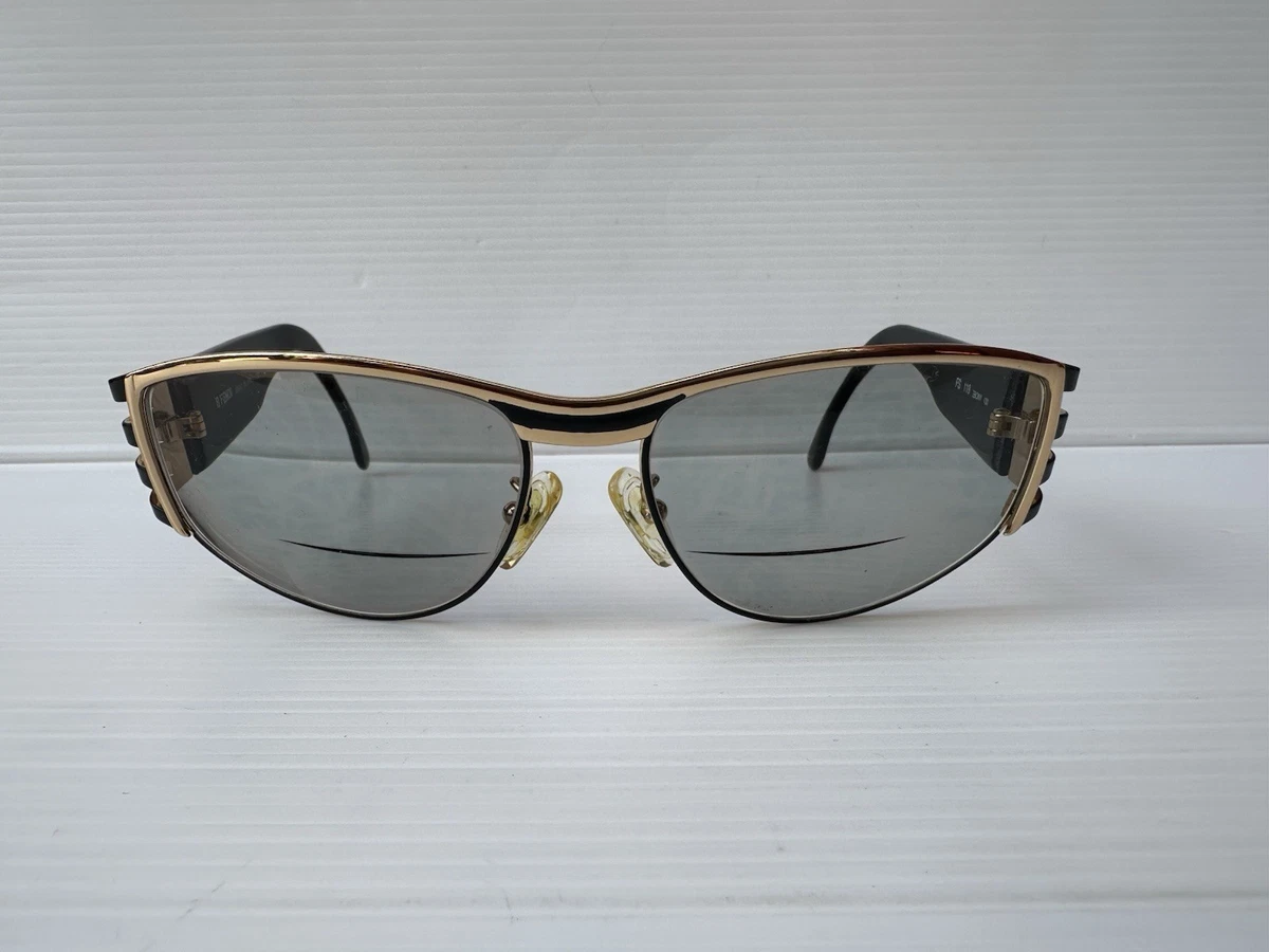 Fendi women’s ebony black /gold sunglasses FS118 Fendi Fe40139I S (53 - 19) with Blue lenses and Black frame  main image 4