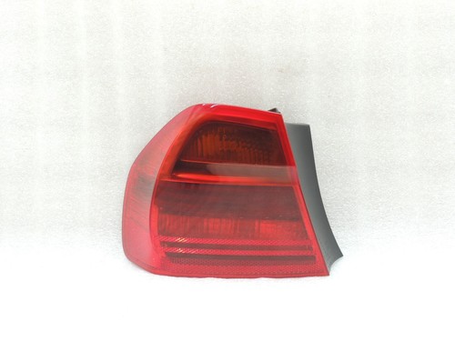 BMW E90 Limousine Rückleuchte Hinten Links Aussen Rücklicht 63216937457