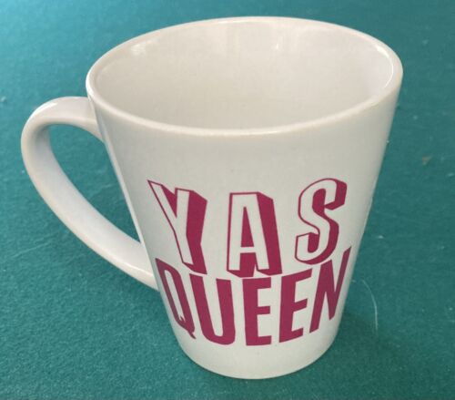 YAS QUEEN Coffee Mug Dishwasher And Microwave Safe White Cup & Pink Letters New! - Picture 1 of 1